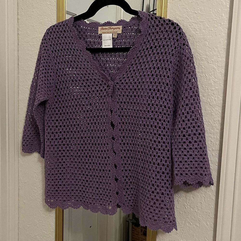 crocheted short, sleeved top with one button